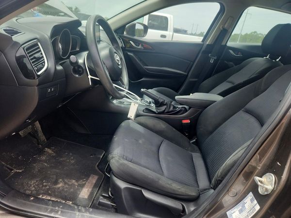 2016 MAZDA 3 SV/Base