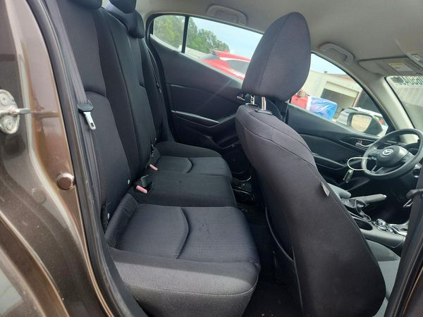 2016 MAZDA 3 SV/Base