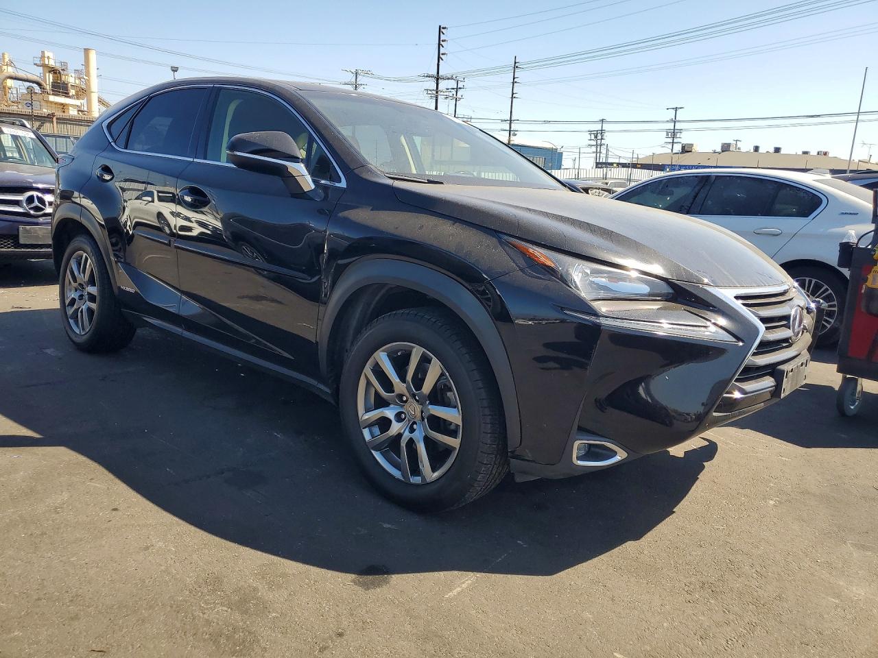 2015 LEXUS NX 300h Luxury