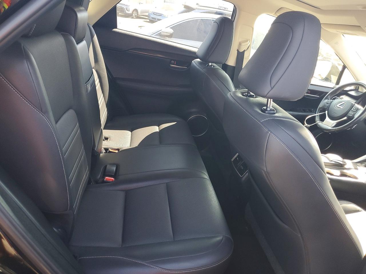 2015 LEXUS NX 300h Luxury