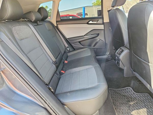 2022 VOLKSWAGEN TAOS SE