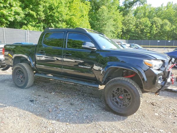 2017 TOYOTA TACOMA