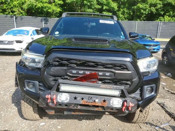 2017 TOYOTA TACOMA