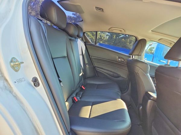 2017 ACURA ILX Base/Acura Watch Plus