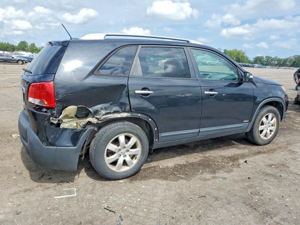 2013 KIA SORENTO Base / LX