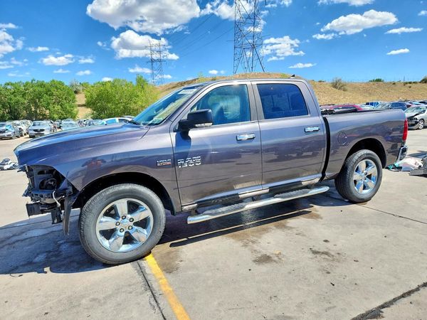 2015 RAM 1500 SLT