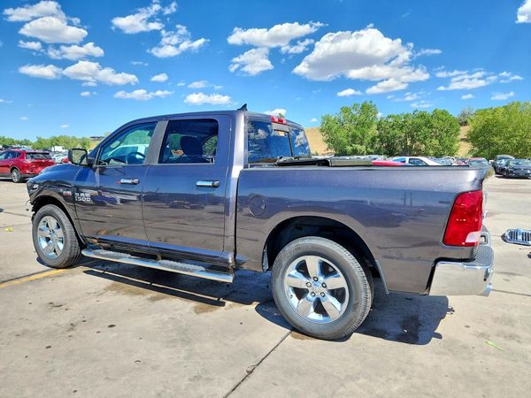 2015 RAM 1500 SLT