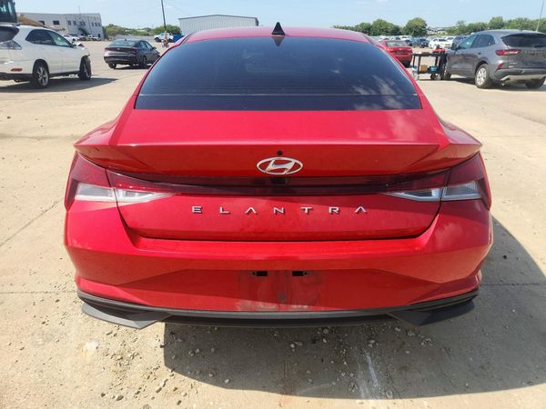 2021 HYUNDAI ELANTRA SEL