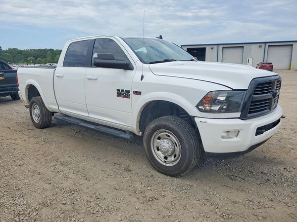 2017 RAM 2500 SLT CREW CAB 4X4