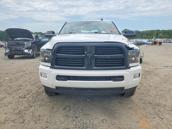 2017 RAM 2500 SLT CREW CAB 4X4