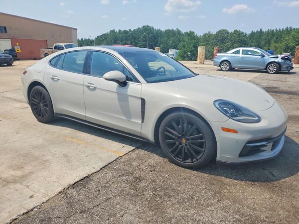 2017 PORSCHE PANAMERA Base (2WD), 4 (4WD)