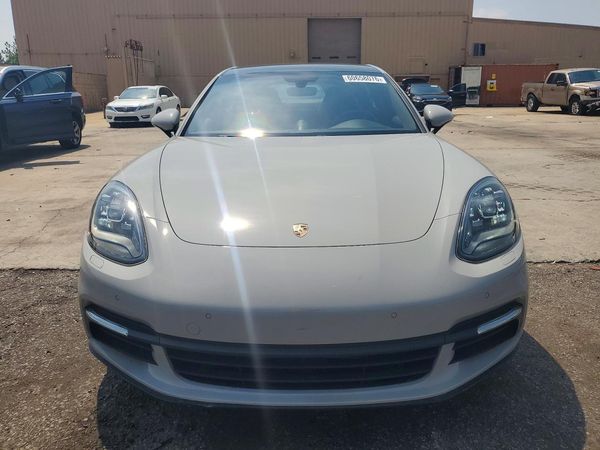 2017 PORSCHE PANAMERA Base (2WD), 4 (4WD)
