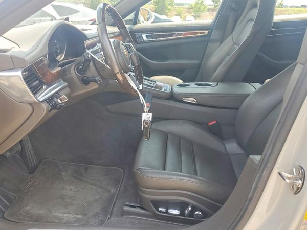 2017 PORSCHE PANAMERA Base (2WD), 4 (4WD)