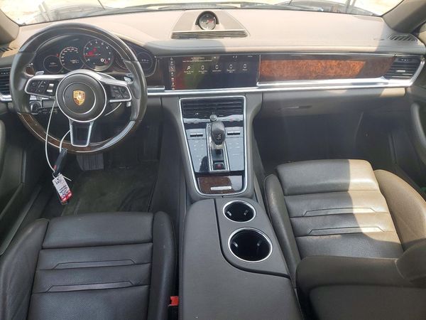 2017 PORSCHE PANAMERA Base (2WD), 4 (4WD)