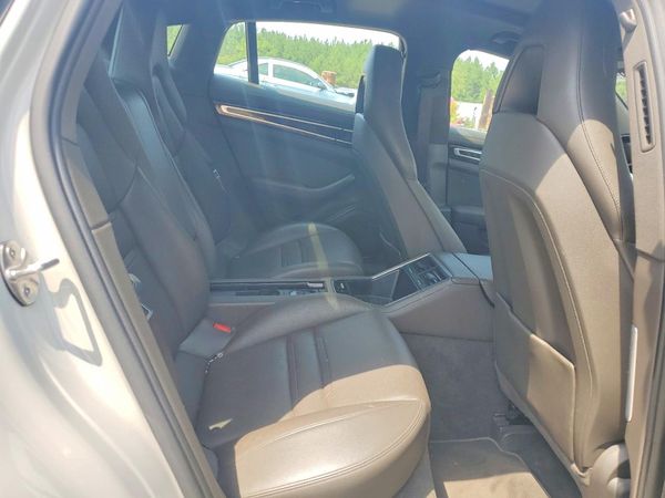 2017 PORSCHE PANAMERA Base (2WD), 4 (4WD)