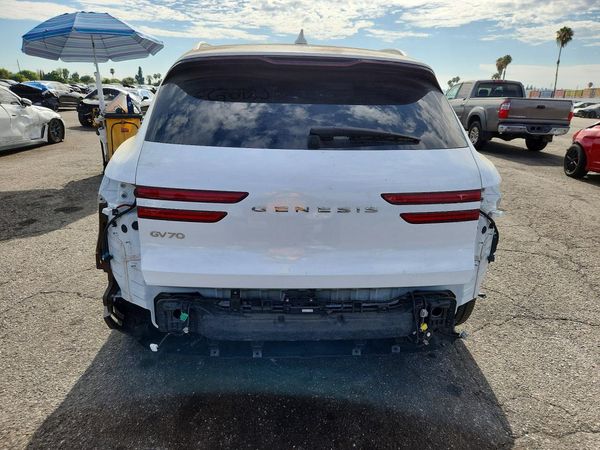 2024 GENESIS GV70