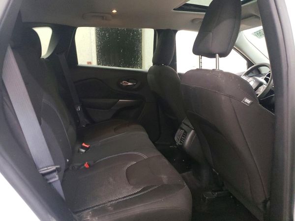 2019 JEEP CHEROKEE LATITUDE FWD