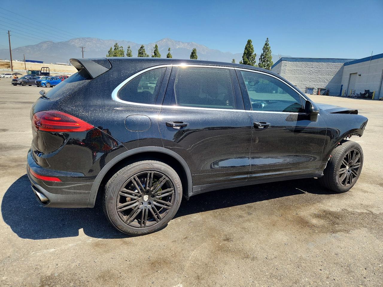 2016 PORSCHE CAYENNE