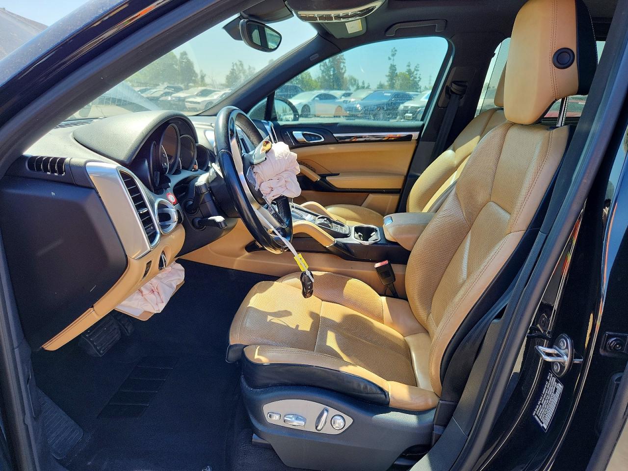 2016 PORSCHE CAYENNE