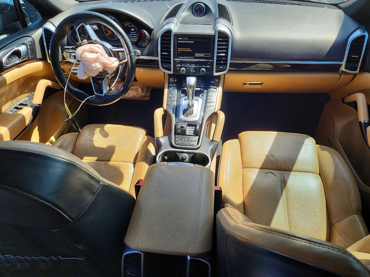 2016 PORSCHE CAYENNE