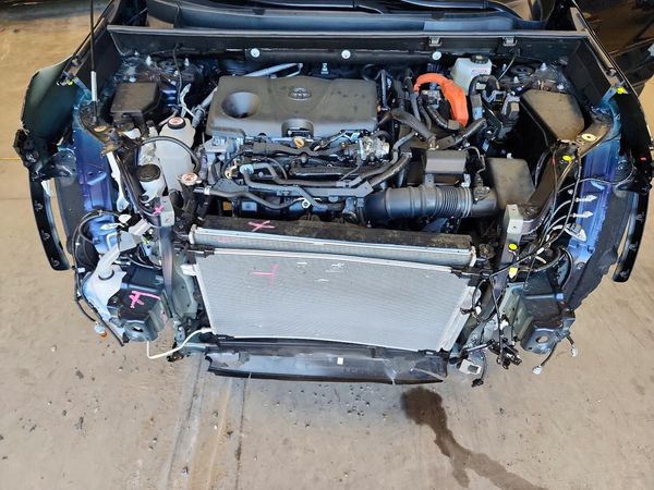 2025 TOYOTA RAV4 XLE — Engine bay