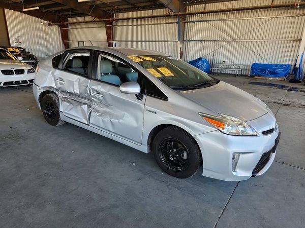 2015 TOYOTA PRIUS