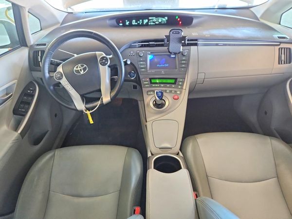 2015 TOYOTA PRIUS