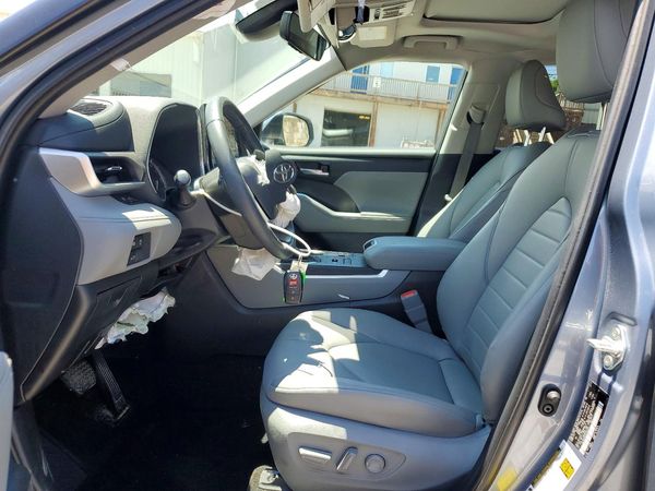 2024 TOYOTA HIGHLANDER