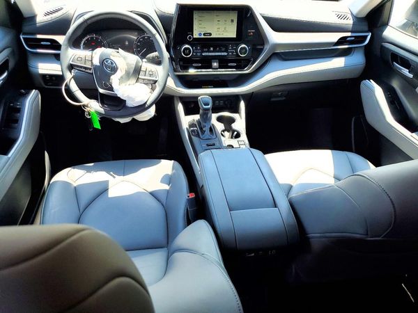 2024 TOYOTA HIGHLANDER