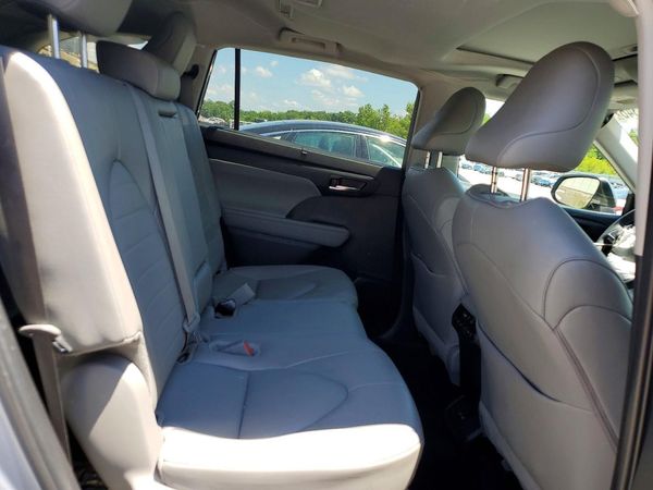 2024 TOYOTA HIGHLANDER