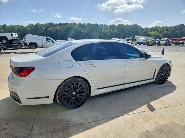 2021 BMW 740