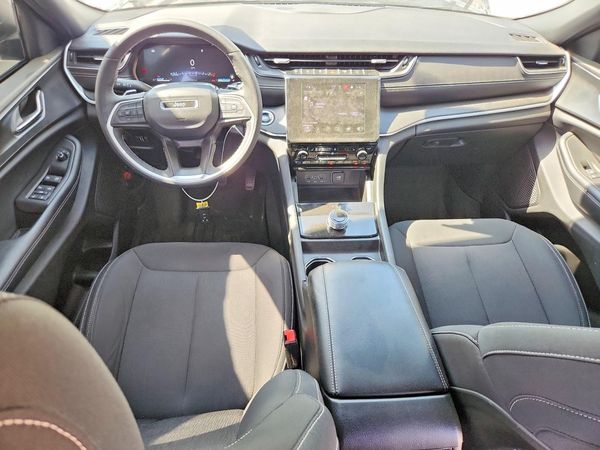 2025 JEEP GRAND CHEROKEE Laredo, Altitude