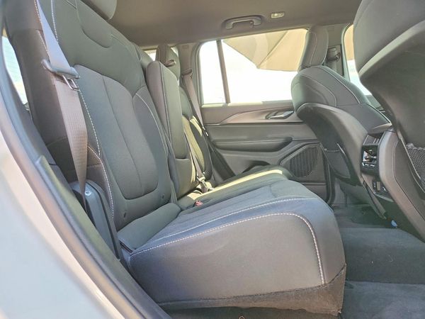 2025 JEEP GRAND CHEROKEE Laredo, Altitude