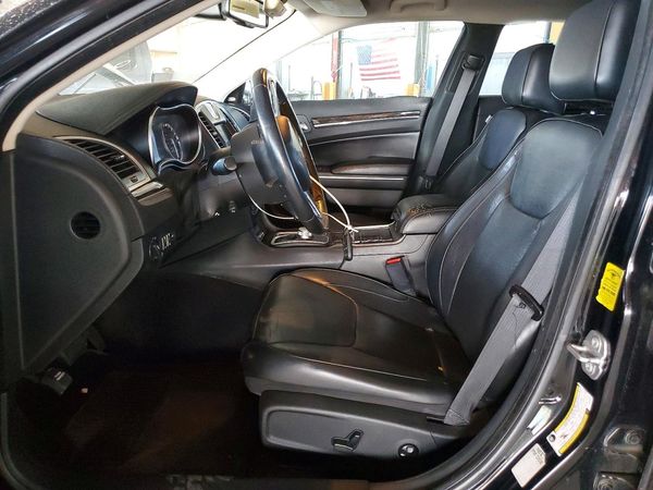 2018 CHRYSLER 300