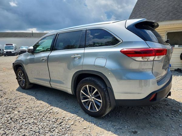2017 TOYOTA HIGHLANDER