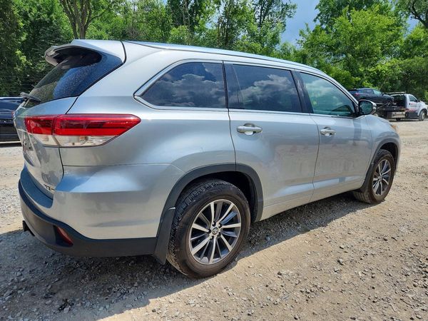 2017 TOYOTA HIGHLANDER