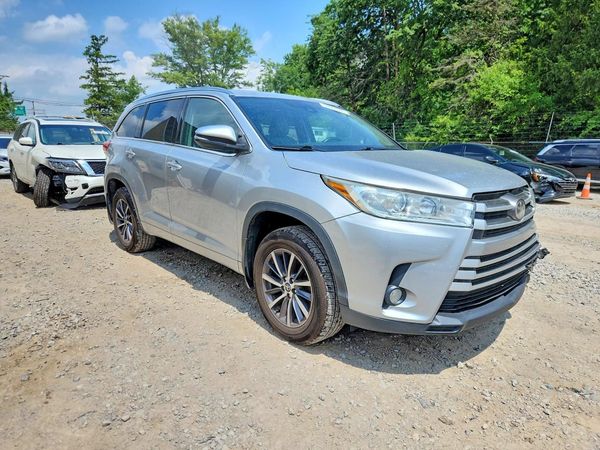 2017 TOYOTA HIGHLANDER