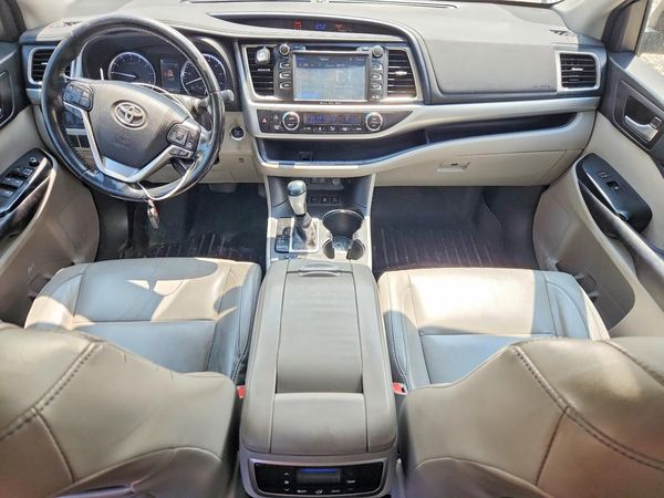 2017 TOYOTA HIGHLANDER