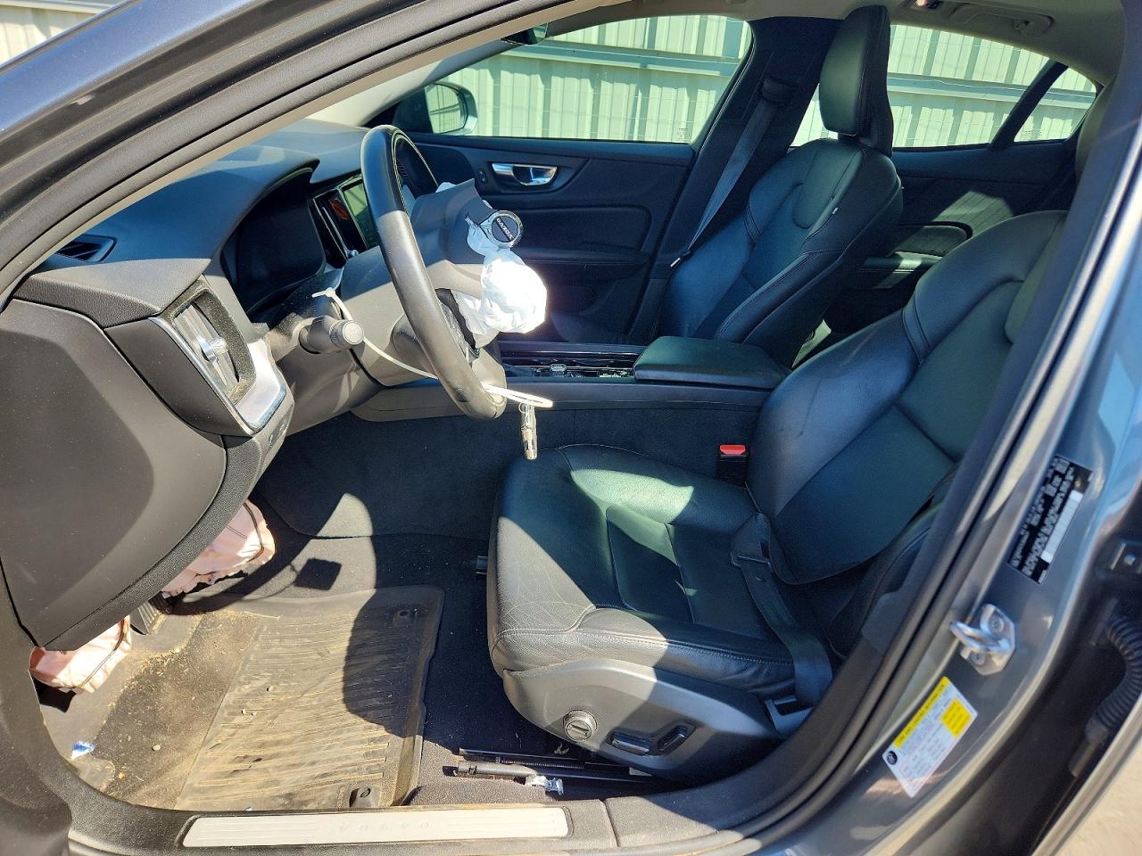 2020 VOLVO S60 Momentum