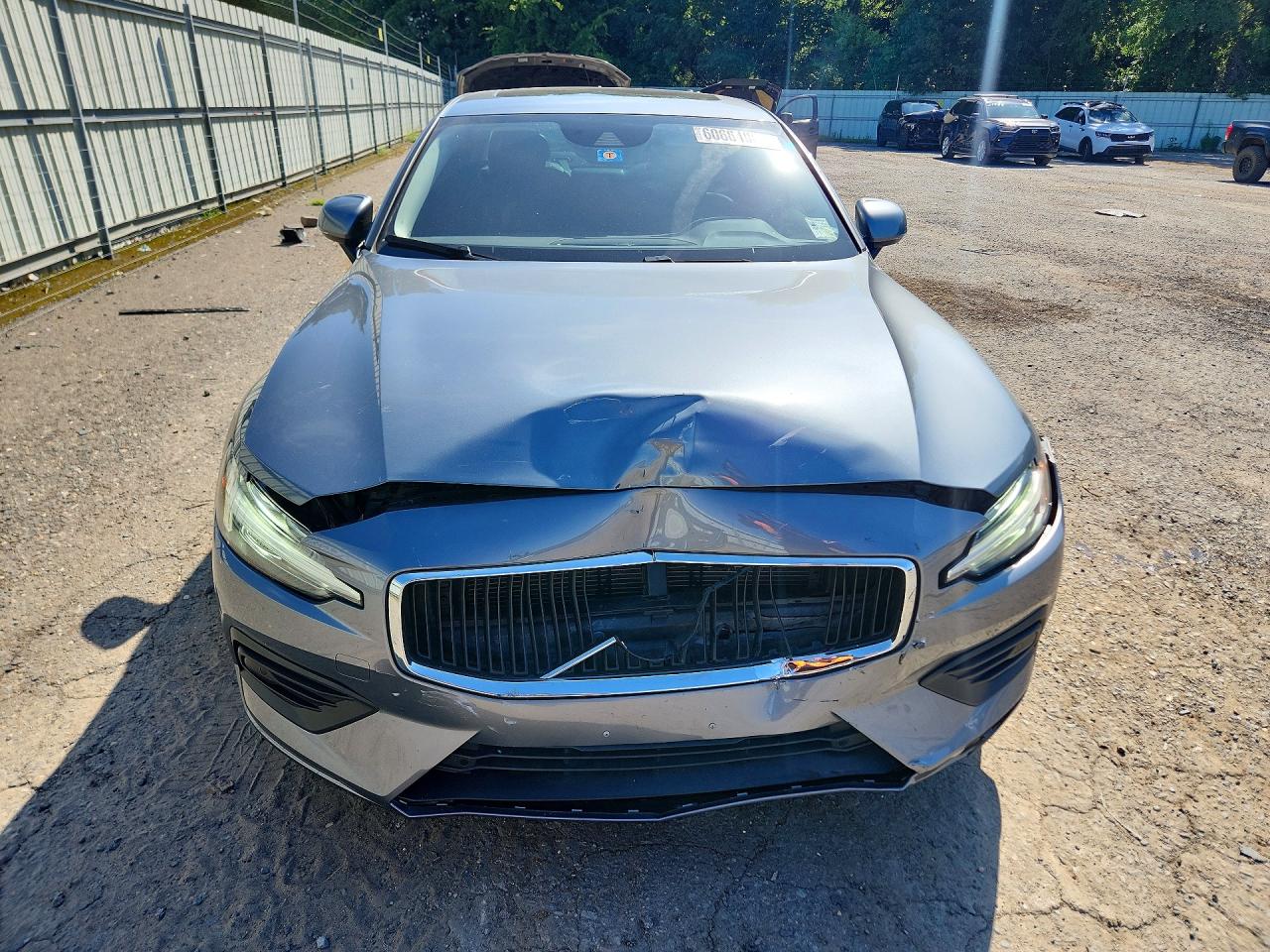 2020 VOLVO S60 Momentum