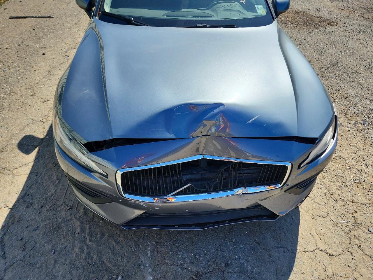 2020 VOLVO S60 Momentum