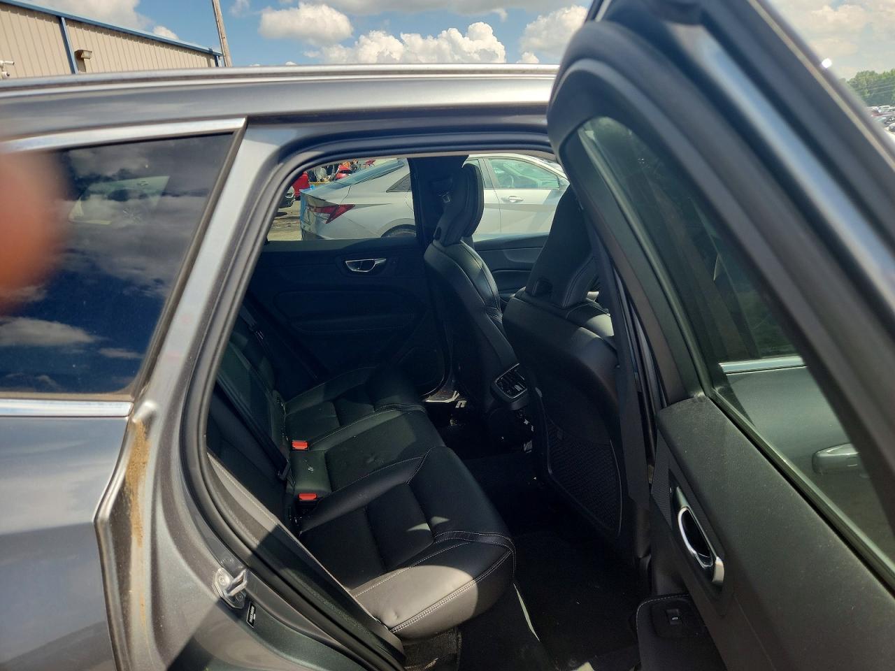 2021 VOLVO XC60 Inscription