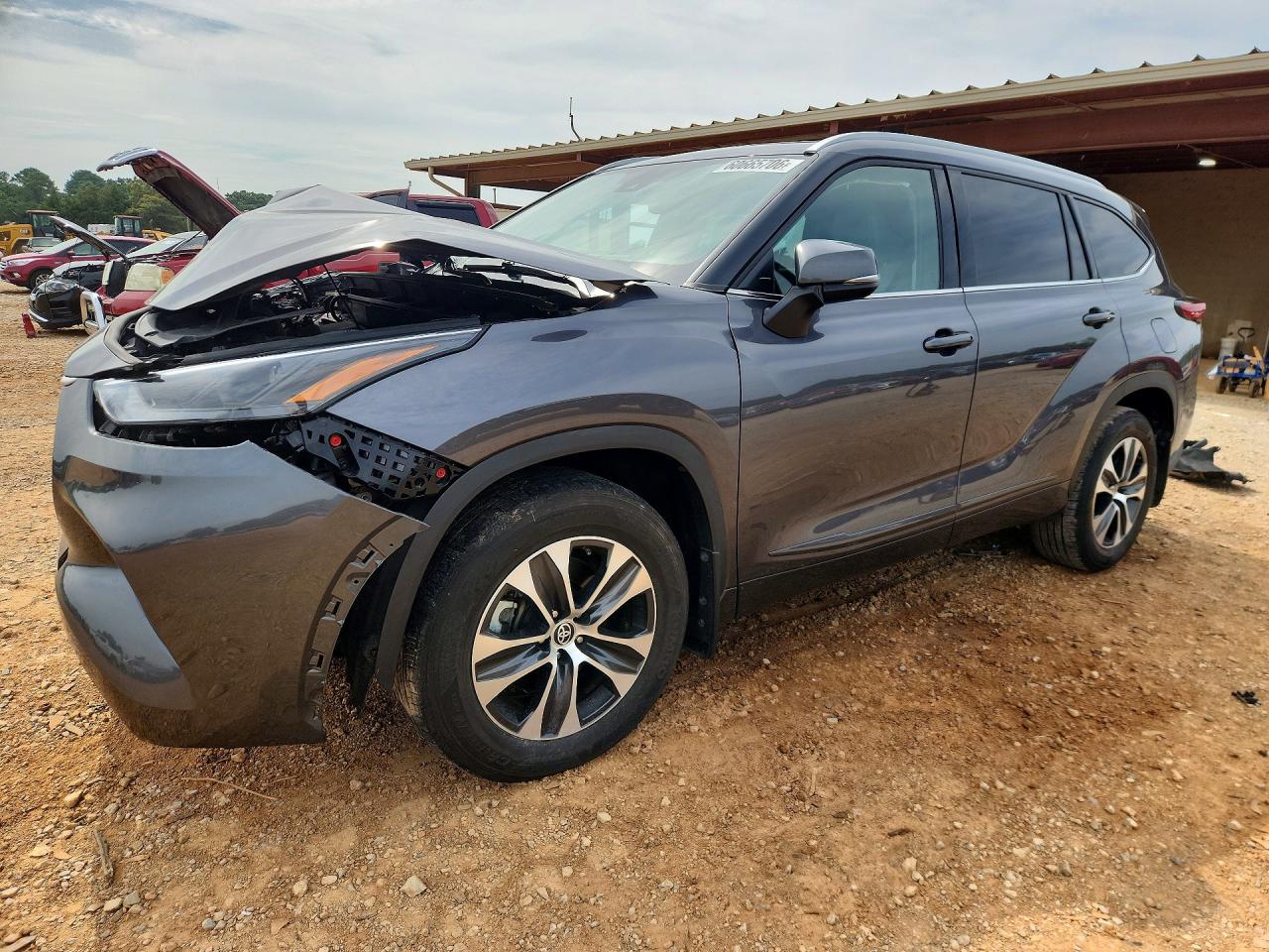 2022 TOYOTA HIGHLANDER XLE