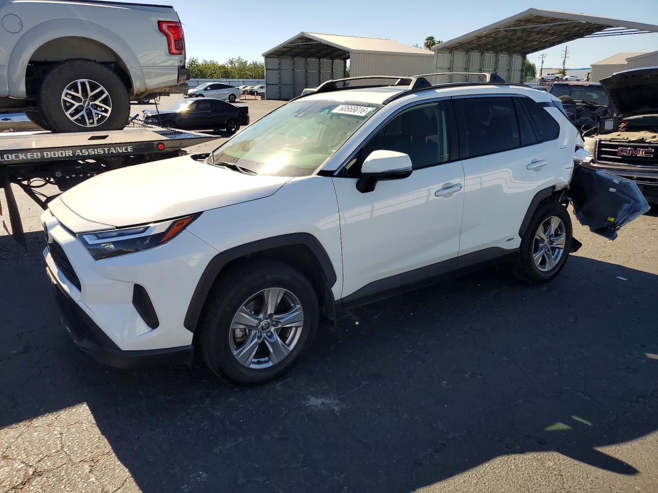 2022 TOYOTA RAV4 XLE