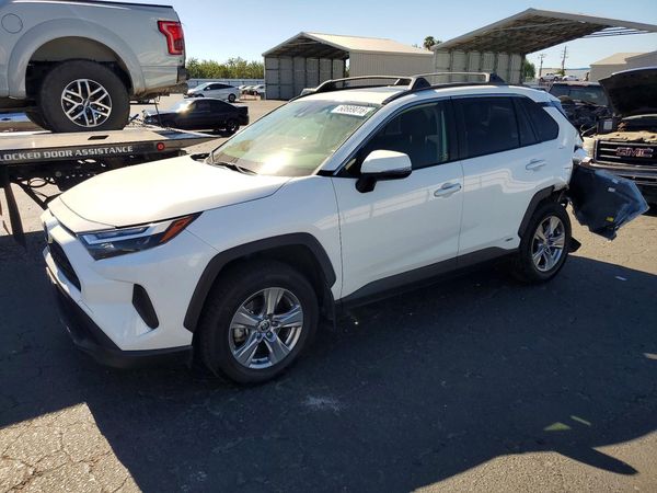 2022 TOYOTA RAV4 XLE