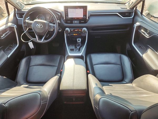 2019 TOYOTA RAV4 XLE Premium