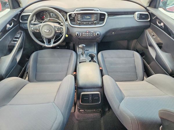 2017 KIA SORENTO L, LX