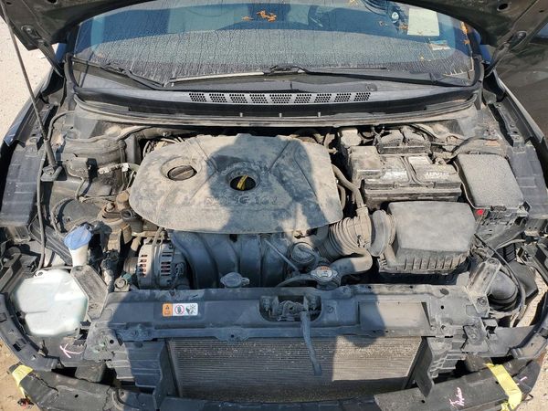 2015 HYUNDAI ELANTRA GLS(Middle)