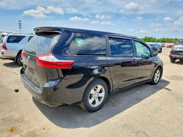 2017 TOYOTA SIENNA L