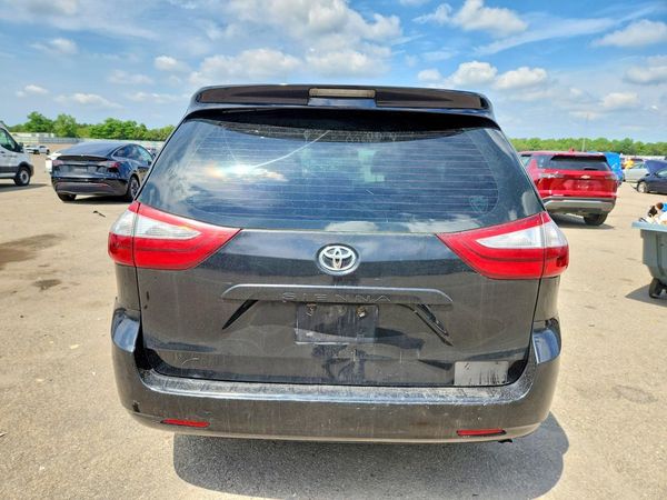2017 TOYOTA SIENNA L